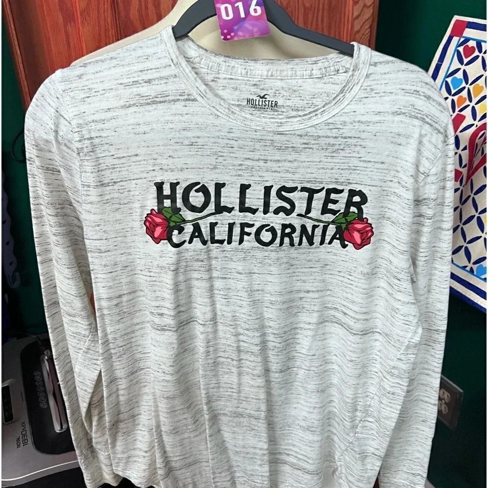 EUC Hollister California Long Sleeve Size Medium T-Shirt #016